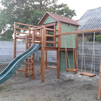 Színes óriás házikó