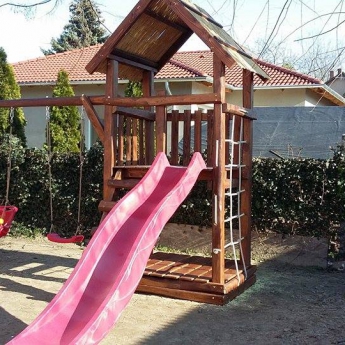 Homokozós nagy torony nádfedéllel  homokozó fedélel