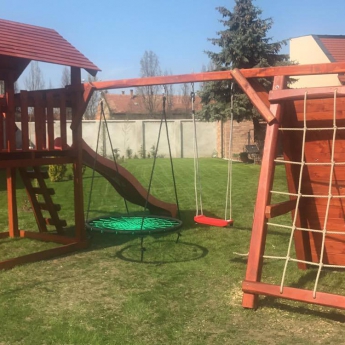 Óriás torony fa tetővel - Óriás mászófallal, mászóhálóval, fészekhintával - Kicsi rúd túllógással és plusz 1 játékkal