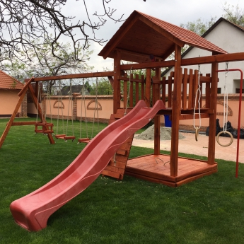 ÓRIÁS HOMOKOZÓS TORONY FA TETŐVEL HOSSZÚ RÚDDAL 3 HINTÁVAL – HOMOKOZÓ TETŐVEL...