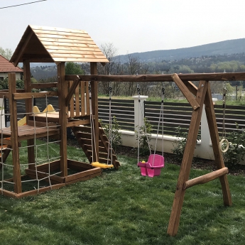 KIs torony bástyával hosszú rúddal