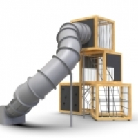 Három színtes kockák cső csúszdával