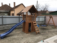 Kuckós nagy torony fatetővel, hosszú rúddal, fészekhintával,kötéllel,létrával
